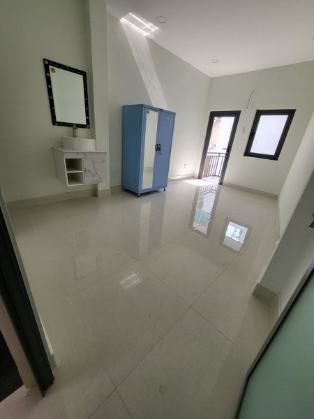 Cho thuê 1 lầu 1 phòng suốt có toilet riêng diện tích 3,8x10. Hỗ trợ 3 tháng cuối năm giảm còn 4tr5, 38m2