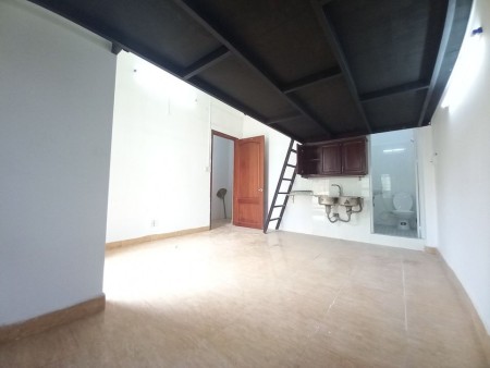 Cho thuê phòng trọ từ 2tr5 đến 4tr có hổ trợ dịch tại 652/ Đường Cộng Hòa, Phường 13, Tân Bình, 20m2