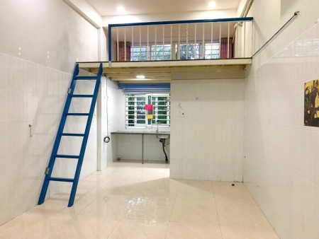 Mình còn vài phòng cho thuê ngay tt Tp Thủ Đức giá từ 2tr5. Lh mình tư vấn nhé Sđt/Zalo: 0904507187, 20m2