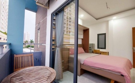 Phòng dạng Studio có ban công 18m2 đủ nội thất đẹp như hình ở được 2 người, 18m2