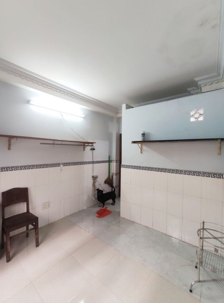 Nhà còn 1 phòng cho thuê lầu 1 giá 2tr5/tháng tại 163/12/40 Tô Hiến Thành p.13 q.10, 25m2