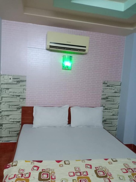 Do tình hình dịch bệnh nên khách sạn bên mình cho thuê phòng tháng từ 2tr5, 4tr5 đến 5tr, 23m2