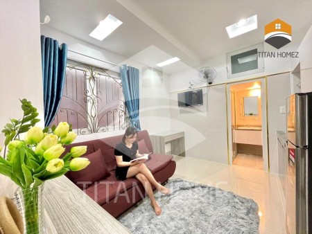 Căn hộ sang chảnh tràn ngập ánh sáng mặt trời đầy đủ nội thất tại 12 Đường số 2, phường 4 Quận 4, 24m2