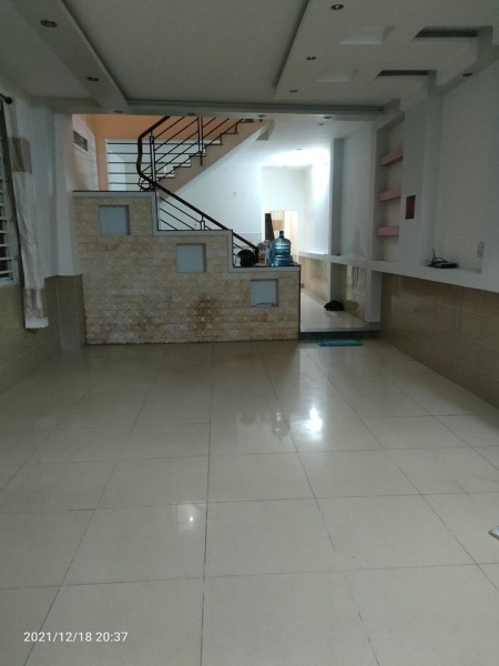 Cho thuê phòng trong nhà nguyên căn giá 3 triệu/tháng có sẵn tiện nghi, có ban công, 24m2