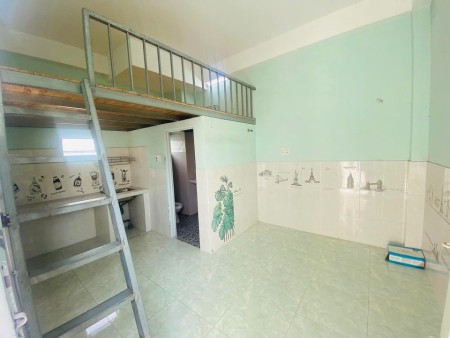 ình còn phòng k gác 1tr7, có gác từ 2tr, Diện tích 20- 35m2 ở 3-4 ng thoải mái, cửa sổ thoáng mát, 20m2