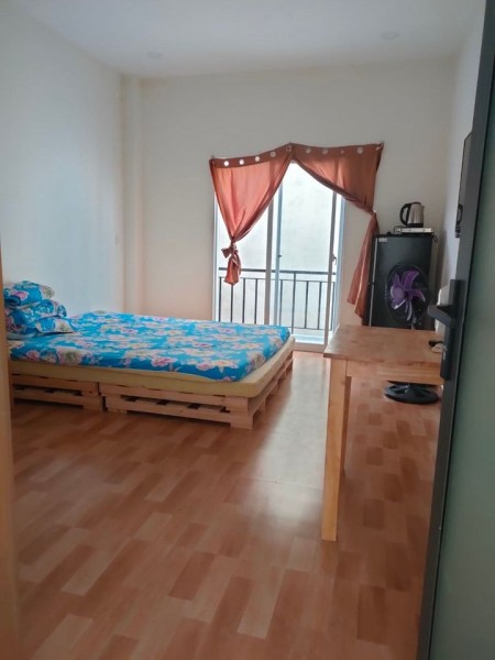 Chỉ còn 1 phòng duy nhất 30m2 có ban công và đủ nội thất tại 79 Trần Văn Đang, Quận 3, 30m2