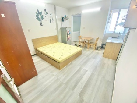 Phòng cao cấp, đầy đủ tiện nghi 30m2 rộng rãi tại Đường Trần Quang Diệu trung tâm Quận 3, 30m2