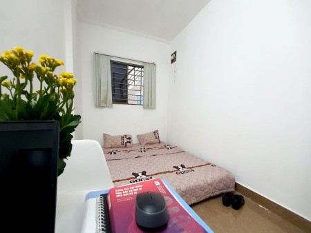 Cho thuê phòng trọ tại 33/1 Đường Sư Vạn Hạnh, Phường 12, Quận 10 phòng rộng ở được 2-3ng, 22m2