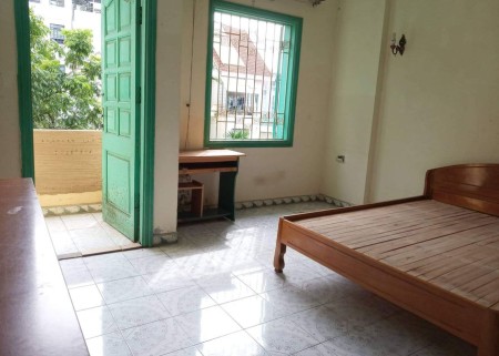 Chính chủ cho thuê phòng trọ tại 12 Đào Tấn, Ba Đình có sẵn full đồ, ban công thoáng mát, 20m2
