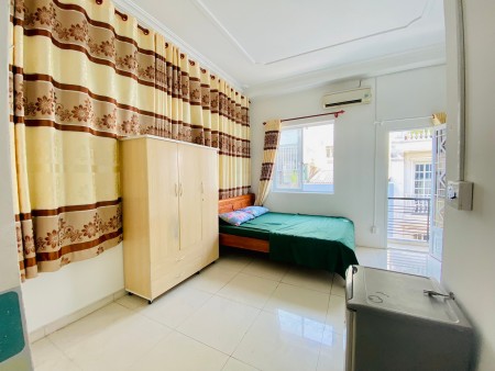 Sinh viên VLU ơi, có phòng giá tốt ban công, cửa sổ to siêu mát mẽ, có máy giặt sấy chung, 23m2