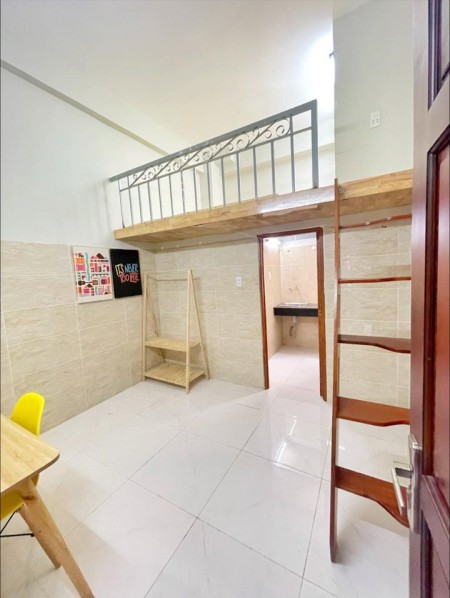Cho thuê phòng trọ tại 144 Âu Cơ, Phường 9, Tân Bình, Nội thất cơ bản: Điều hoà, gác lửng, kệ bếp, 24m2