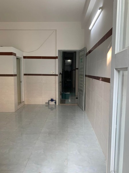 Đầu tháng 3 mình có phòng giá 3tr5 (1 người), 3tr7 (2 người) tại Khuông Việt, Tân Phú, 26m2