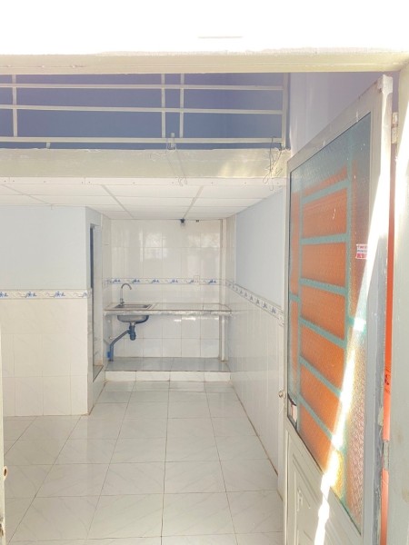 Phòng trọ mới có gác, cửa sổ thoáng mát giá chỉ 1,8 Triệu/tháng tại đường Âu Cơ, Tân Phú, 18m2