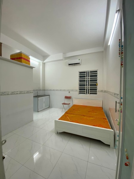 Mình trống phòng có nội thất tại 21/18 Phan Huy Ích 15 Tân Bình. Giá từ 3.000.000- 4.000.000, 23m2