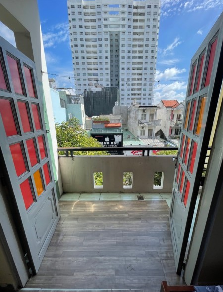 Cho thuê phòng 40m2 có bán công và nội thất giá 3tr6, 40m2