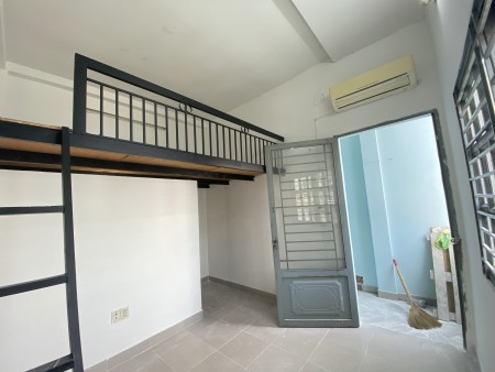 Cho thuê căn hộ giá rẻ ở Hoàng Hoa Thám Tân Bình, 25m2