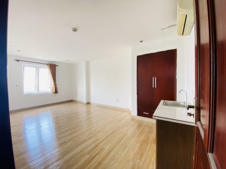 Căn hộ thoáng mát giá rẻ ở vòng xoay Lăng Cha Cả Tân Bình, 30m2