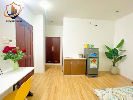 Căn hộ cho thuê full nội thất ngay vòng xoay lăng cha cả Tân Bình, 30m2
