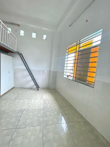 Cho thuê CHDV giá rẻ ngay cầu vượt Lê Trọng Tấn 30m2, 30m2