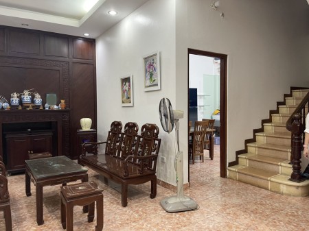 Cho thuê nhà nguyên căn biệt thự 65m2 4 tầng đầy đủ nội thất tại Đội Cấn. Ưu tiên hộ gia đình, giá chỉ 17 tr, 65m2