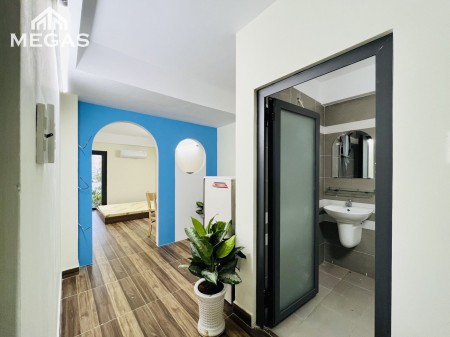 CĂN HỘ FULL NỘI THẤT-BAN CÔNG RIÊNG-MÁY GIẶT RIÊNG NGAY LŨY BÁN BÍCH, 28m2