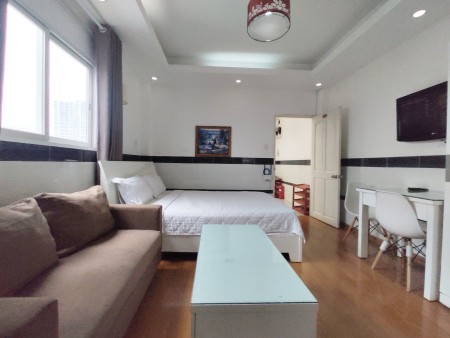 Căn hộ giá hạt dẻ full nội thất mới tinh ngay cầu Nguyễn Văn Cừ, 30m2