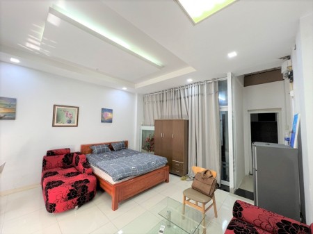 Quận 7 Studio full nội thất,ban công rộng, máy giặt riêng, sạch, thoáng, 35m2