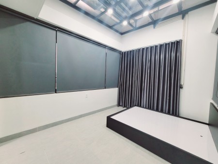 Studio bancon nội thất cơ bản ngay Âu Dương Lân Quận 8, 30m2