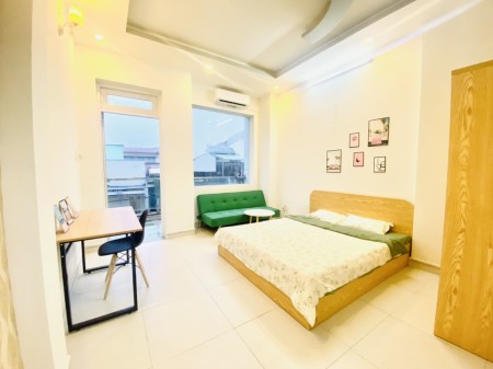Quận 8 - Studio ban công full nội thất ngay Âu Dương Lân, 30m2