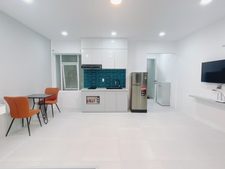 Studio sang-xịn-mịn nằm ngay tại trung tâm Quận 7, 40m2