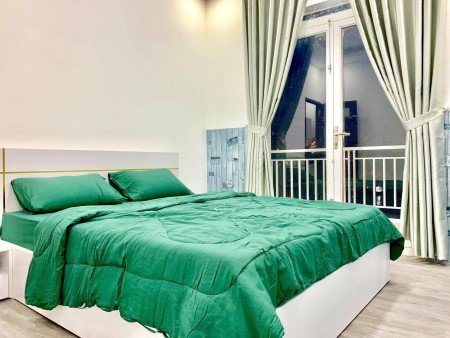 Quận 7 – Siêu phẩm 2PN ban công rộng rãi, nội thất sang xịn, 45m2