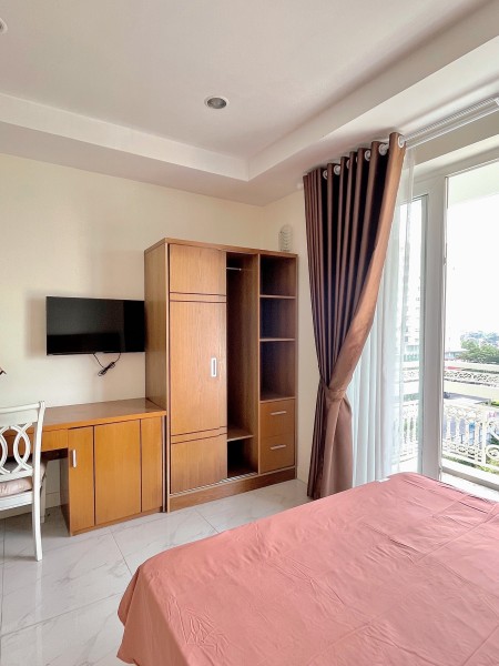 Quận 7 - Studio có ban công đón nắng xinh xĩu luôn ạ, 30m2