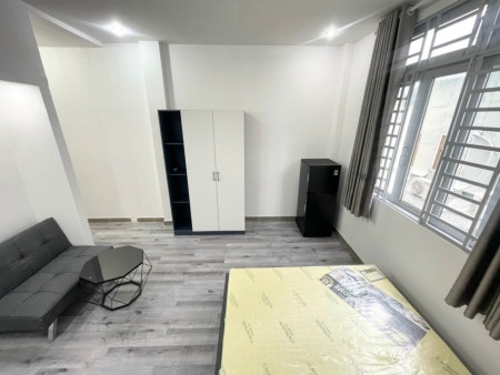 Căn hộ mới nội thất Full đẹp ngay cầu Kênh Tẻ Quận 4, 35m2