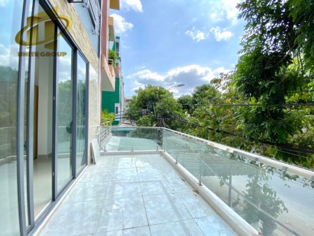 STUDIO FULL NỘI THẤT QUẬN 7 CÓ BAN CÔNG ĐÓN NẮNG XINH XĨU, 35m2