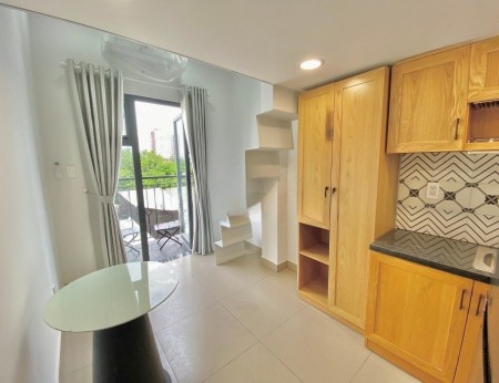 Phòng Mới Ban Công Duplex-Full Đồ-gần Etown T.Bình, 28m2