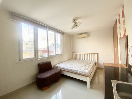Studio full nội thất cửa sổ lớn ngay lâm văn bền Quận 7, 35m2