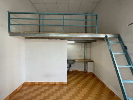 PHÒNG TRỌ GIÁ RẺ, CÓ GÁC NGAY ÂU CƠ - LŨY BÁN BÍCH, 25m2