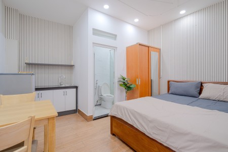 Studio full nội thất cửa sổ lớn ngay cầu tân thuận - Tôn thất thuyết Q4, 35m2
