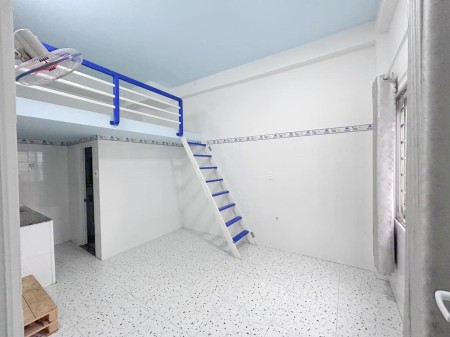 Phòng trọ gác lửng - Sát bên chợ Tân Trụ, giá sinh viên., 20m2