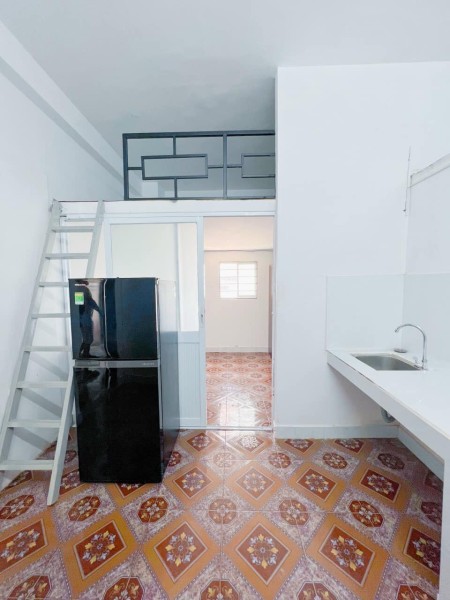 CHO THUÊ PHÒNG TRỌ Y HÌNH CÓ GÁC NGAY SÂN BAY, 25m2