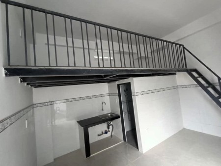 Cho thuê phòng gác giá rẻ ở Trường Chinh Tân Bình, 30m2