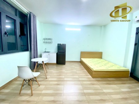 Căn hộ Studio full nội thất, đầy đủ tiện nghi, ban công thoáng an ninh gần Phú Mỹ Hưng, 30m2