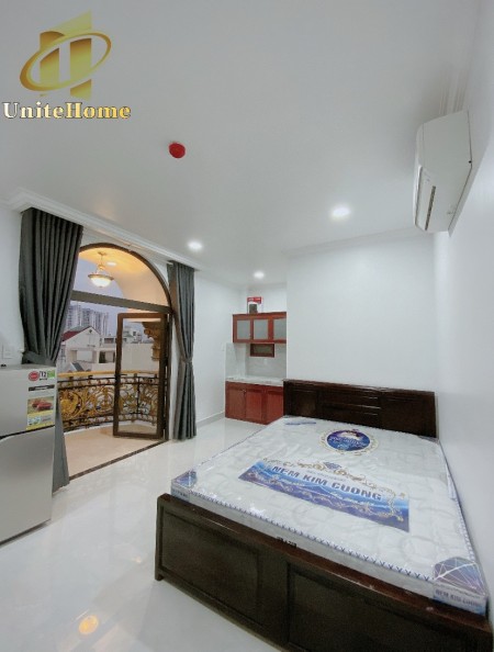 Căn hộ studio full nội thất đầy đu đủ tiện nghi ban công giá tốt kế chợ gần cầu Kênh Tẻ, 35m2
