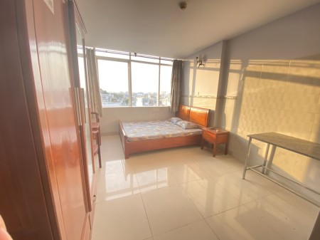 Căn hộ cho thuê đầy đủ nội thất gần công viên Làng Hoa, 25m2