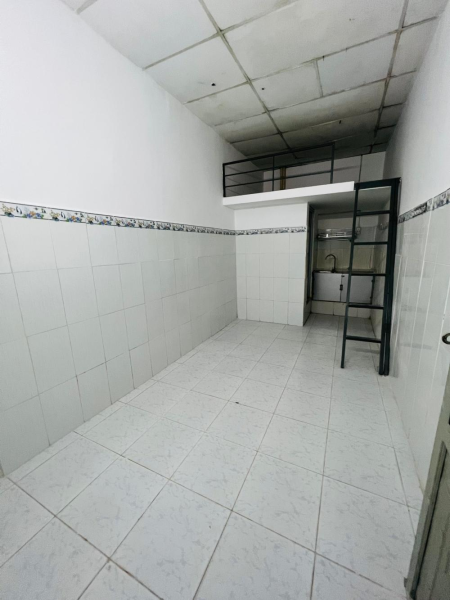 phòng trọ có gác giá rẻ ngay Aeon Tân Phú, 25m2