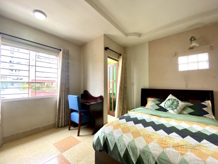 Căn hộ studio full nội thất, ban công ngắm view xịn ngay trung tâm Quận 4., 30m2