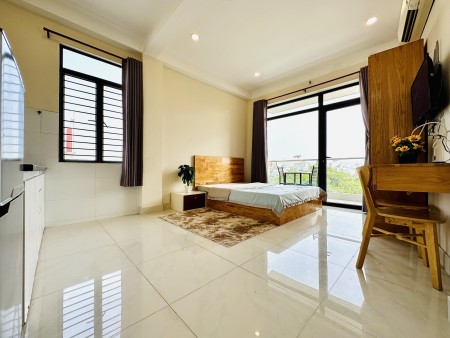 Quận 4 Studio full nội thất, siêu rộng, full nội thất tiện nghi ban công thoáng máy giặt riêng, 35m2