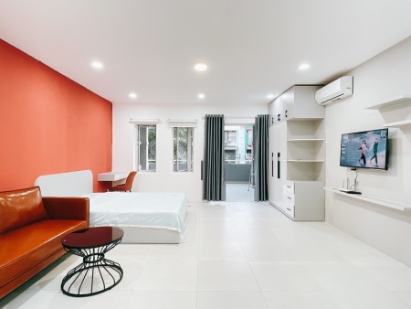 Quận 7 – Căn hộ 1PN ban công full nội thất sang xịn gần Vincom Q7, 35m2