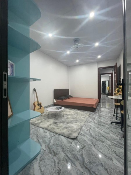 Cho thuê căn hộ dịch vụ gần vòng xoay Lăng Cha Cả - Giá 4tr8, 30m2