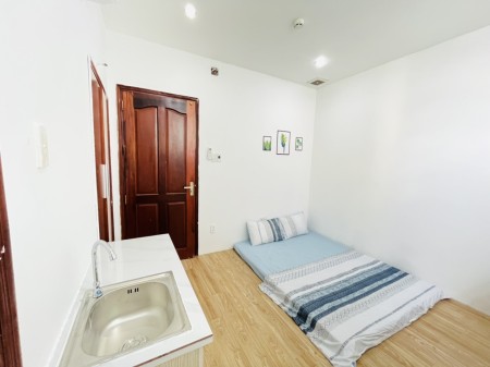 Cho cho thuê phòng phòng mặt tiền giá rẻ Tân Bình!!!, 25m2